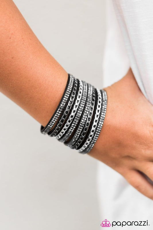 a-big-deal-black-p9di-urbk-019xx