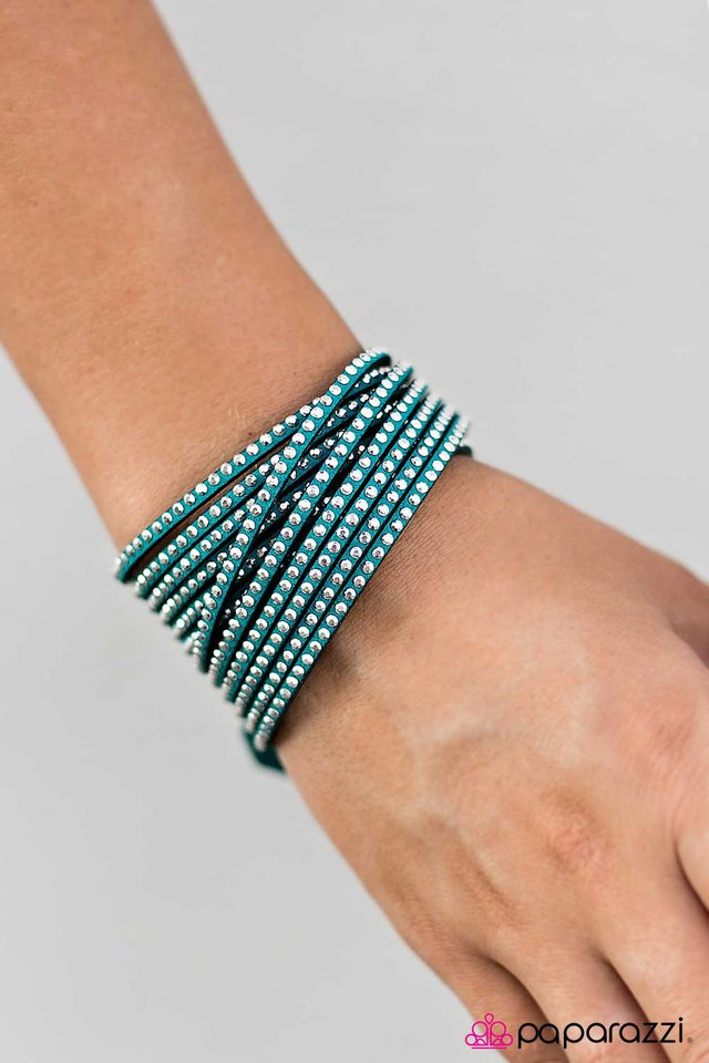 dont-eat-the-glitter-blue-p9ur-blxx-026xx