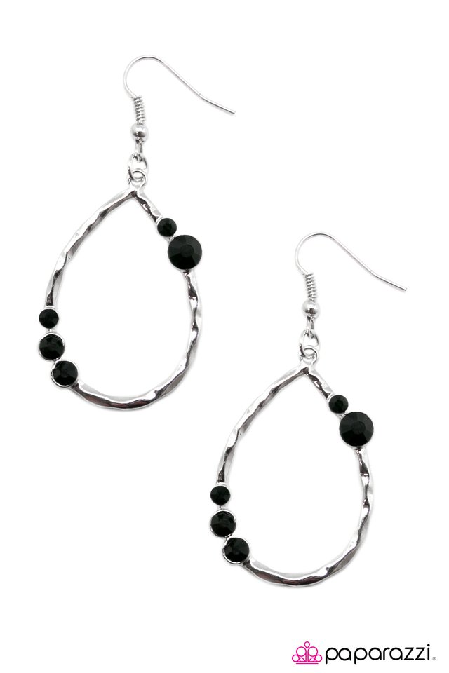 Paparazzi ♥ Shop till You Drop - Black ♥ Earrings
