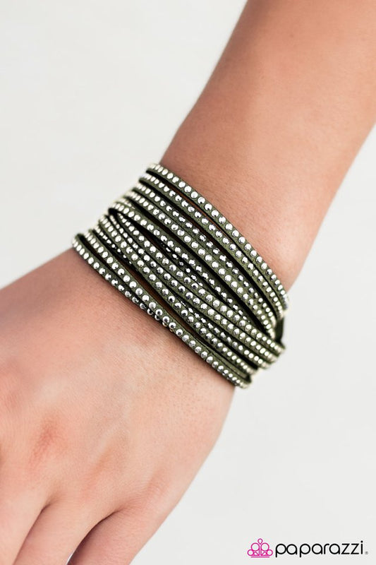 dont-eat-the-glitter-green-p9ur-grxx-004xx