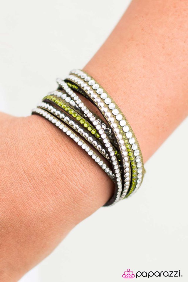 strong-is-the-new-beautiful-green-p9di-urgr-030xx