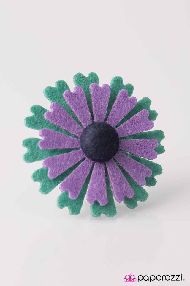 Paparazzi ♥ Spring Haven - Green ♥ Hair Clip