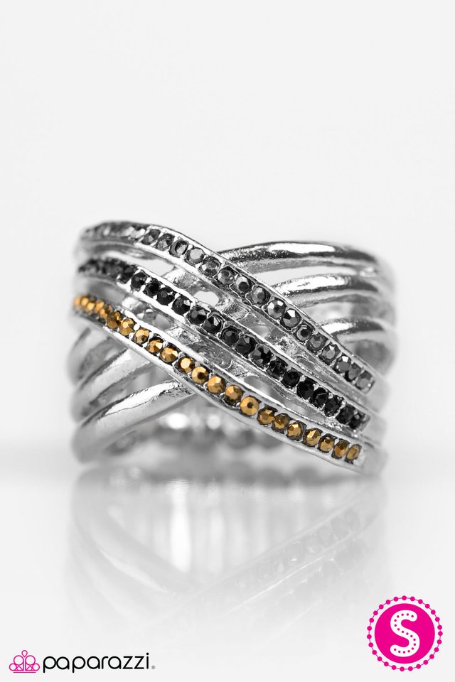 Paparazzi ♥ The High Dive - Black ♥ Ring