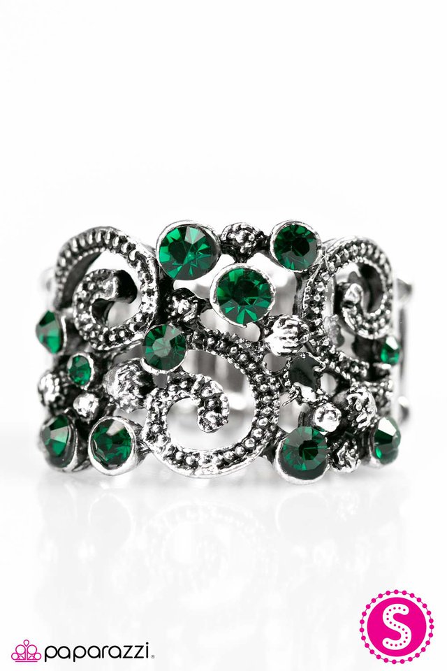 Paparazzi ♥ Colorful Constellations - Green ♥ Ring