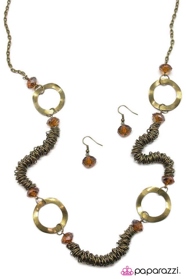 Paparazzi ♥ In It to Win It - Brass ♥ Necklace