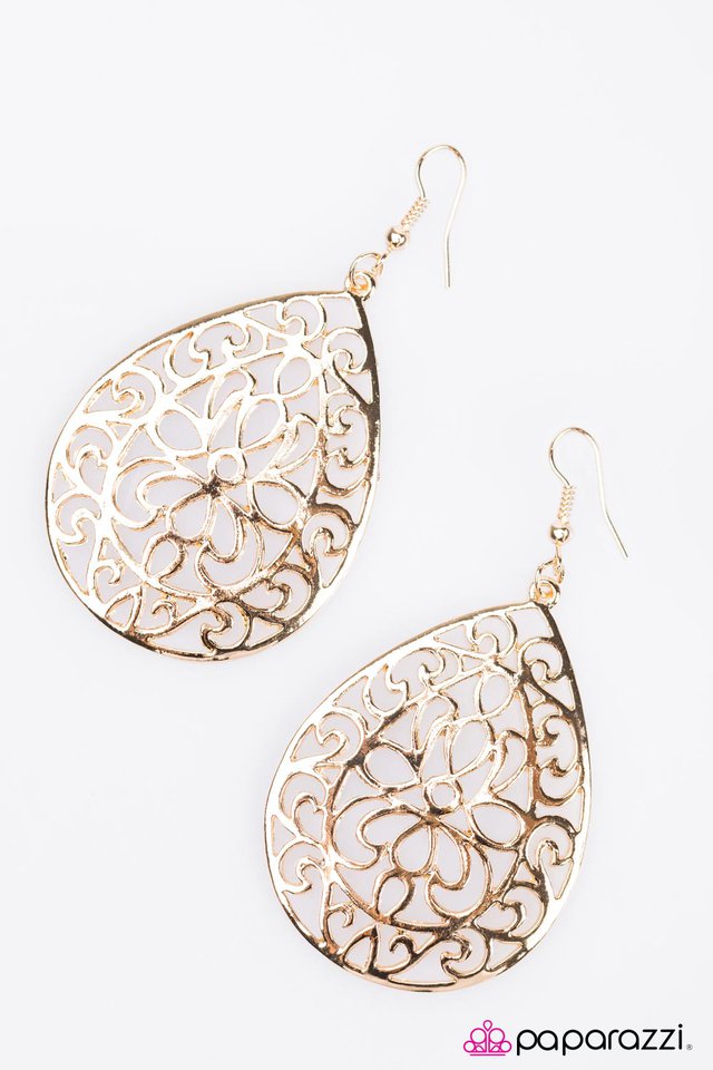 Paparazzi ♥ Out Of The Gate - Gold ♥ Earrings