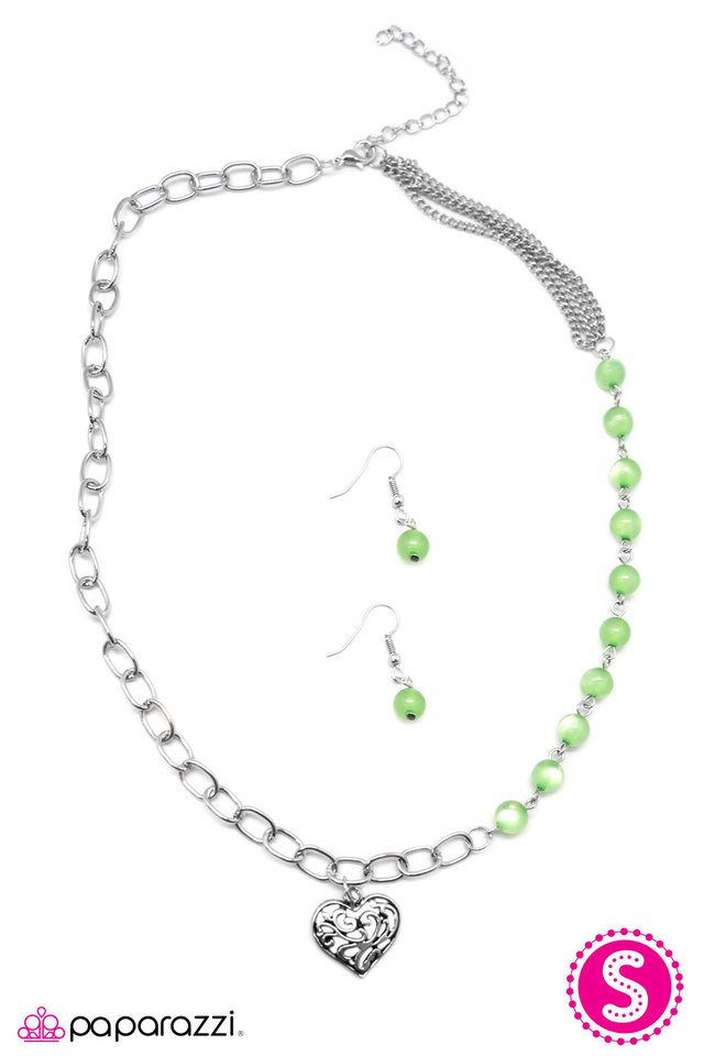 Paparazzi ♥ This May HEART A Little - Green ♥ Necklace