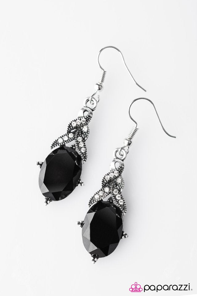 Paparazzi ♥ The Prize Winner - Black ♥ Earrings