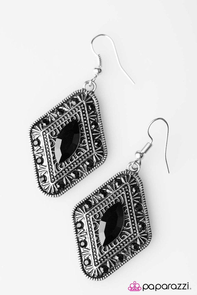 Paparazzi ♥ Two of a SHINE - Black ♥ Earrings