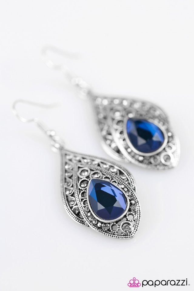 Paparazzi ♥ Roaring Twenties - Blue ♥ Earrings