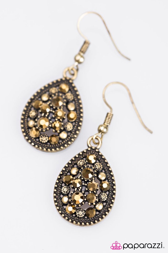 Paparazzi ♥ Double Date - Brass ♥ Earrings
