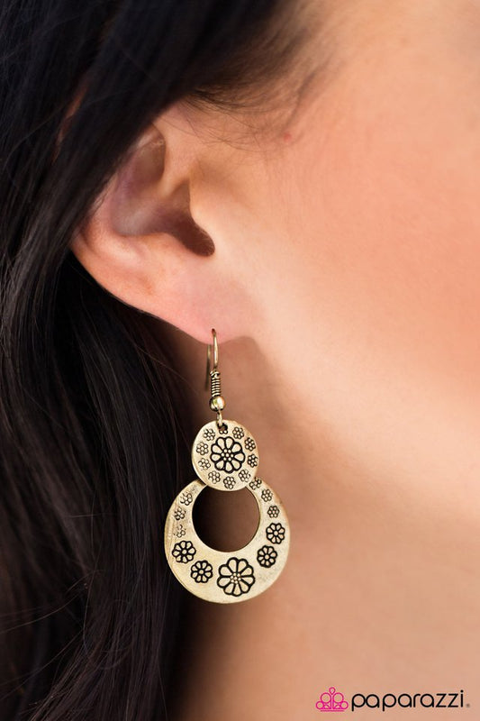 a-walk-through-the-flowers-brass-p5wh-brxx-053xx