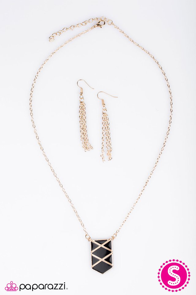 Paparazzi ♥ Champions League - Black ♥ Necklace