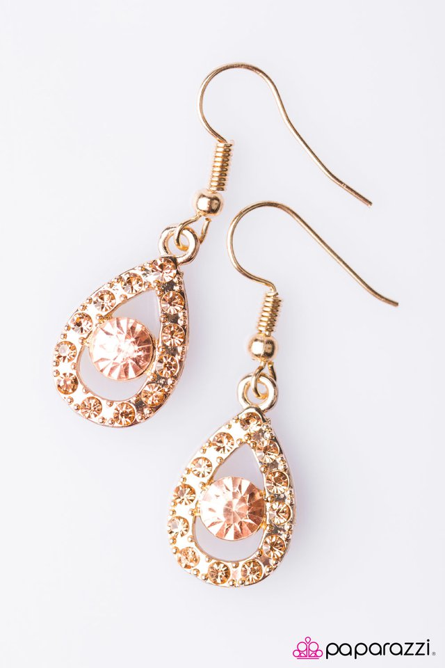 Paparazzi ♥ Beauty and Grace - Gold ♥ Earrings