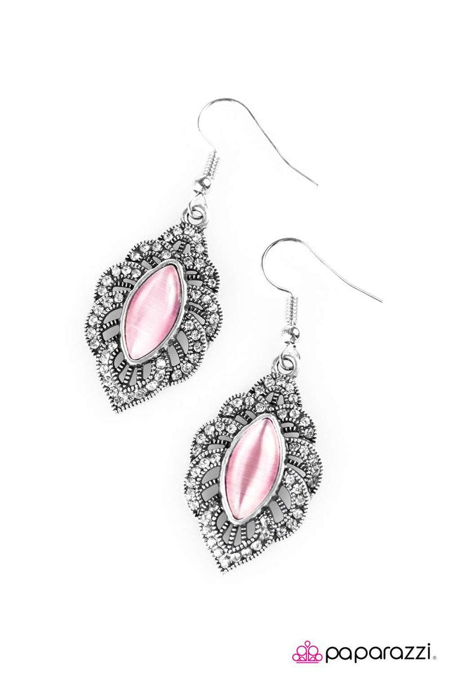 Paparazzi ♥ Show Girls - Pink ♥ Earrings