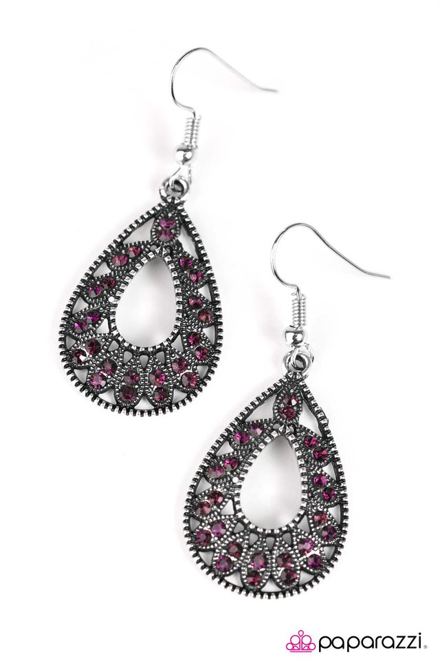 Paparazzi ♥ One Chic Chick - Purple ♥ Earrings