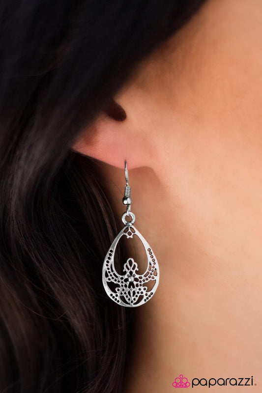 a-hole-new-world-p5da-svxx-032xx