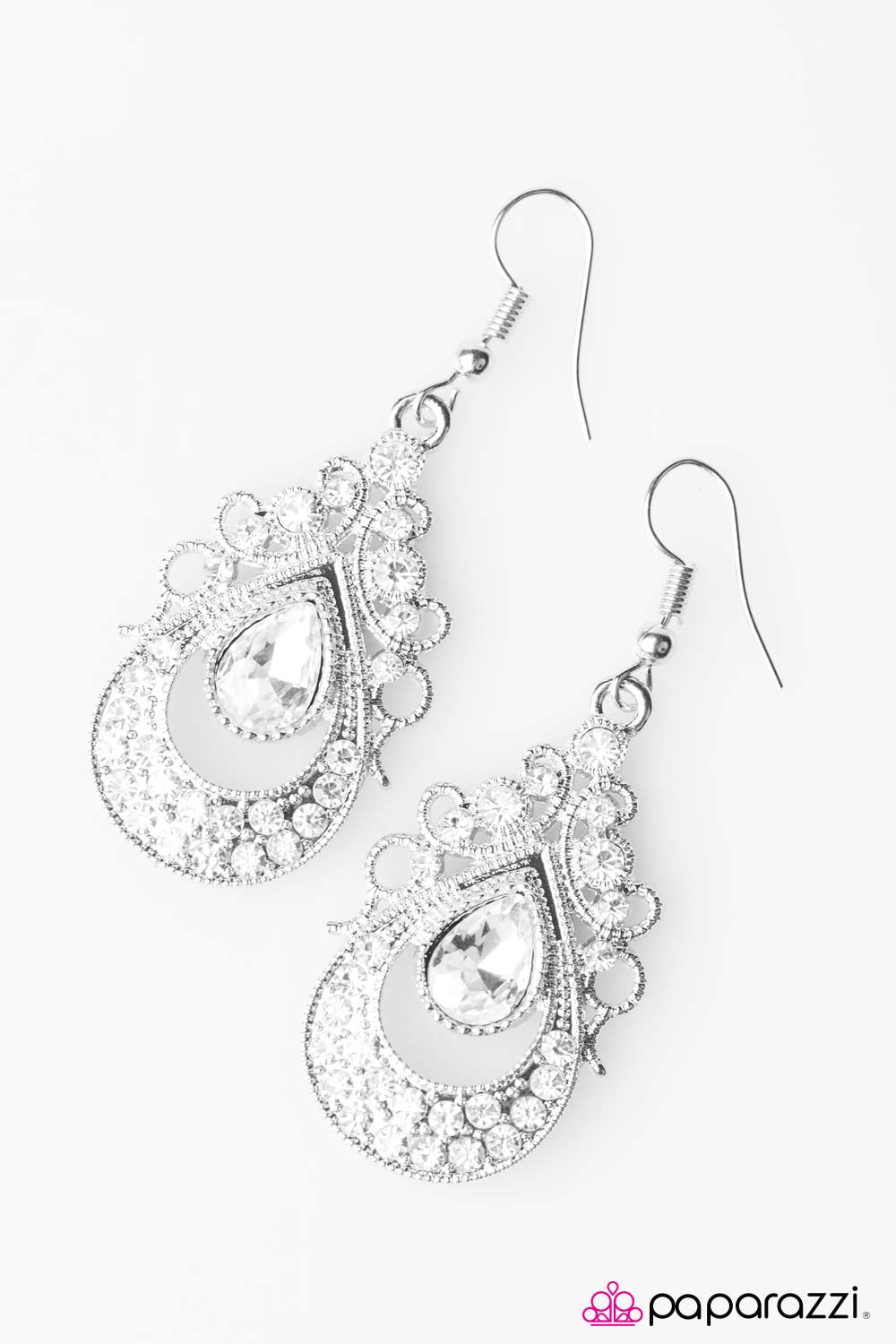 Paparazzi ♥ Teardrop Fantasies - White ♥  Earrings