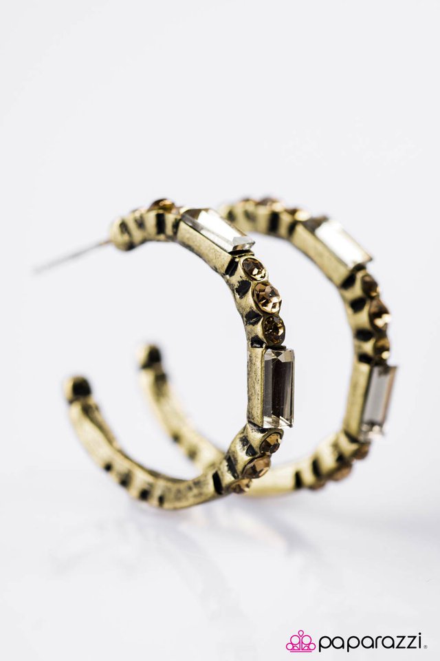 Paparazzi ♥ BLING On The Night - Brass ♥ Earrings