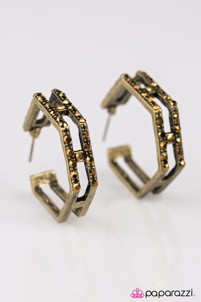 Paparazzi ♥ Just GEO For It! - Brass ♥ Earrings