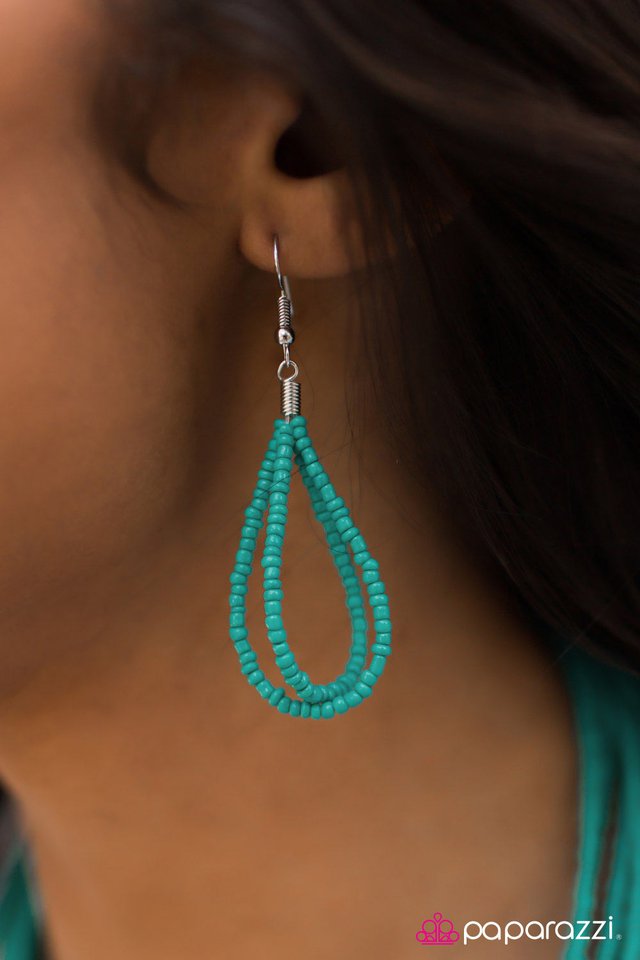 Paparazzi ♥ Living The GLEAM - Blue ♥ Necklace