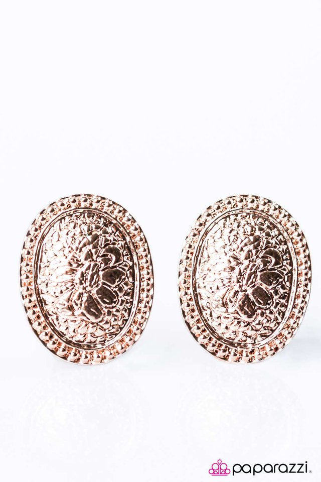 Paparazzi ♥ Private Island - Rose Gold ♥ Post Earrings