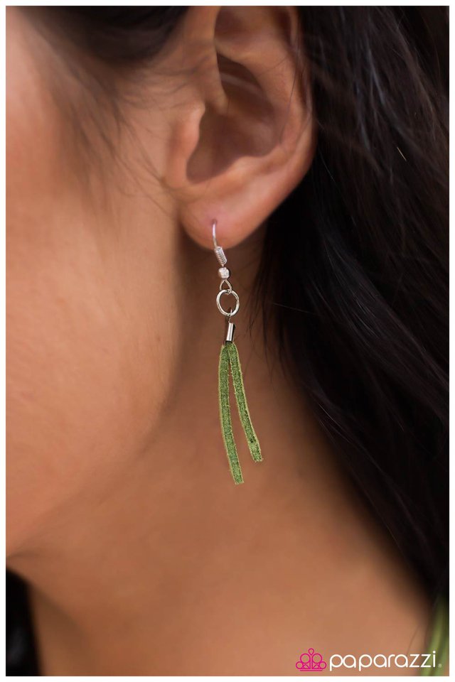 Paparazzi ♥ Pacific Crest Trail - Green ♥ Necklace