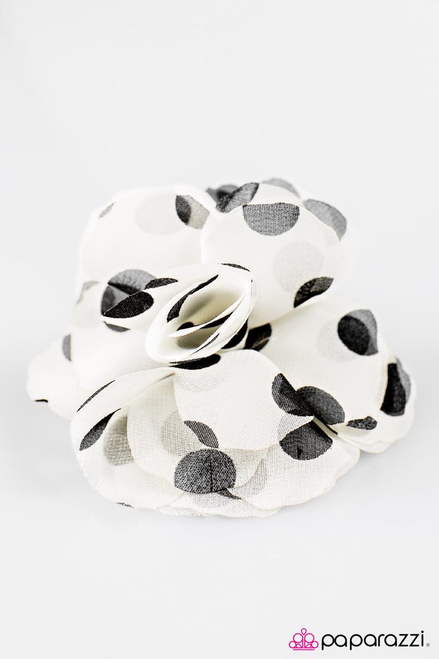 Paparazzi ♥ POLKA-hontas - White ♥ Hair Clip