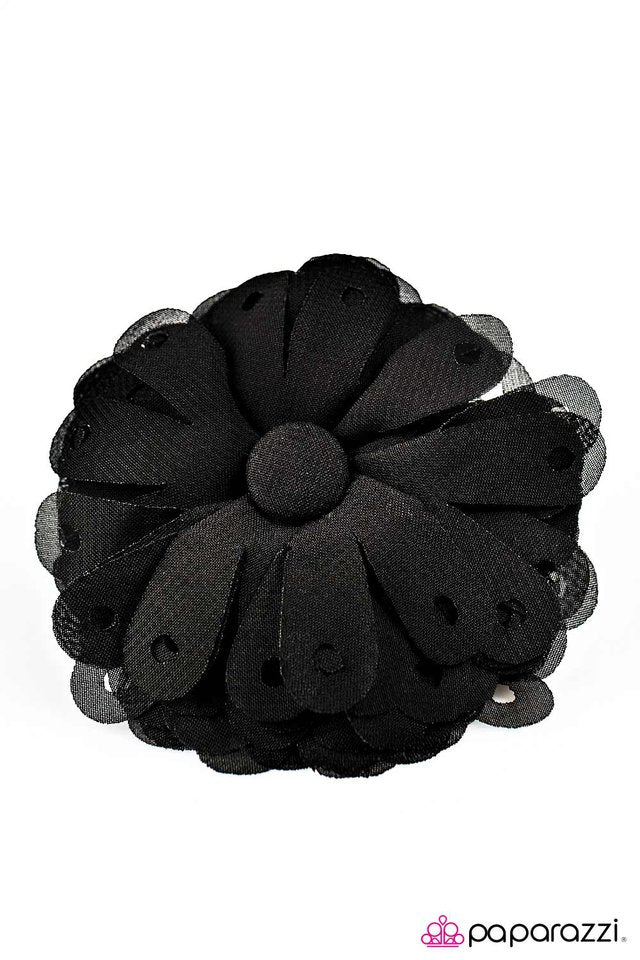 Paparazzi ♥ Hole in One - Black ♥ Hair Clip