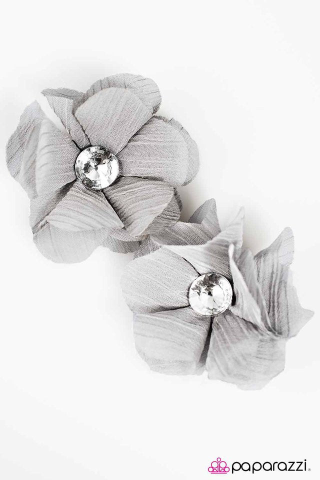Paparazzi ♥ Love Ballad - Gray ♥ Hair Clip