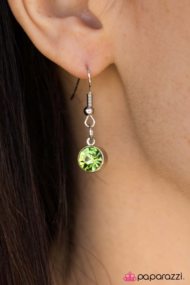 Paparazzi ♥ Diamonds In The Sky - Green ♥ Necklace