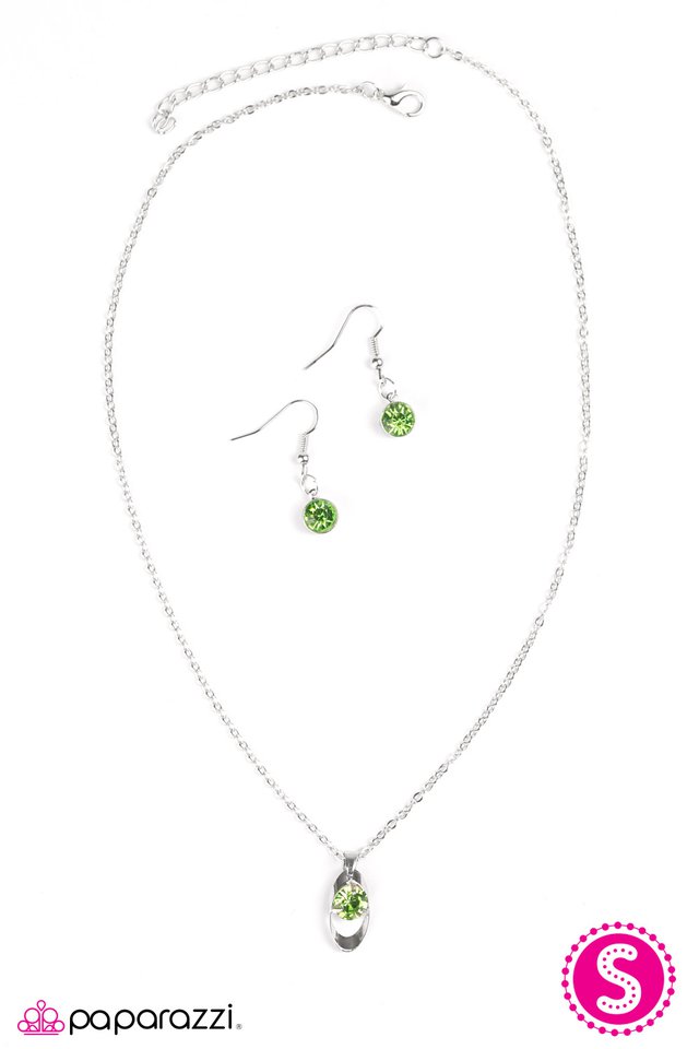 Paparazzi ♥ Diamonds In The Sky - Green ♥ Necklace