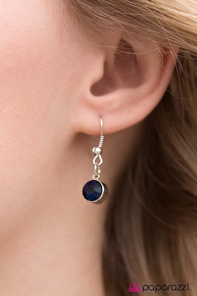 Paparazzi ♥ Diamonds In The Sky - Blue ♥ Necklace