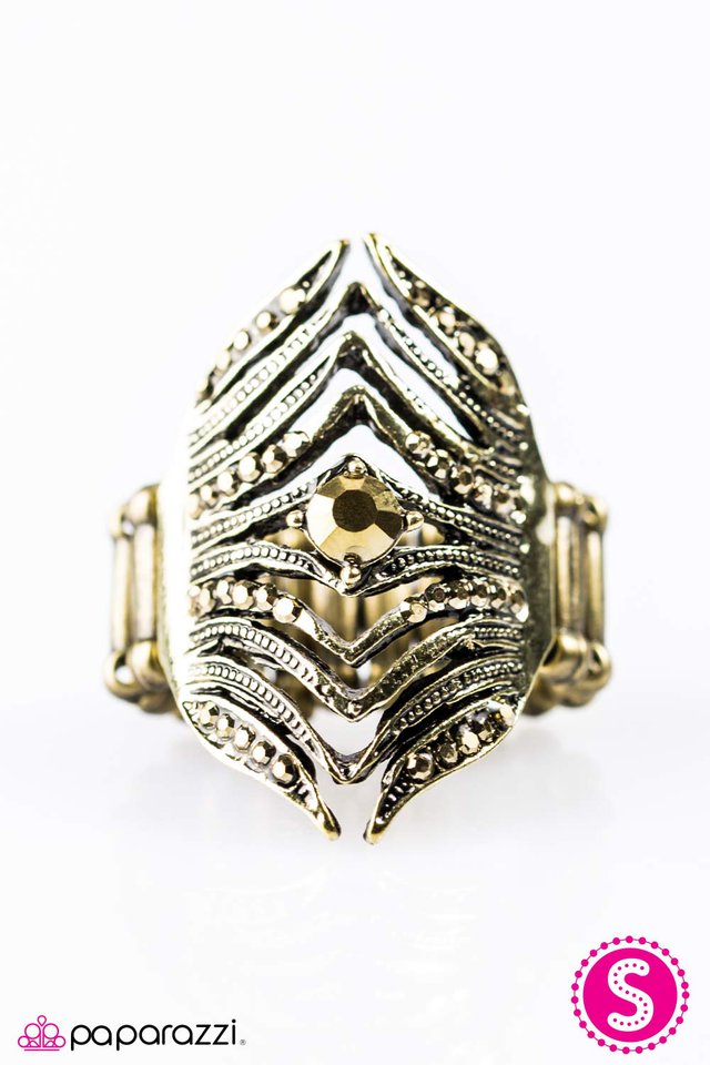 Paparazzi ♥ En Garde - Brass ♥ Ring