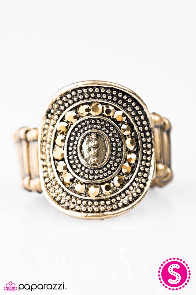 Paparazzi ♥ Easy on the Glitter - Brass ♥ Ring