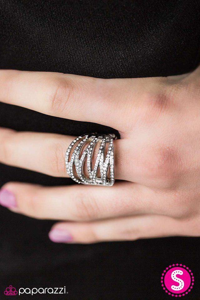 glitz-and-glory-white-p4re-wtxx-096xx