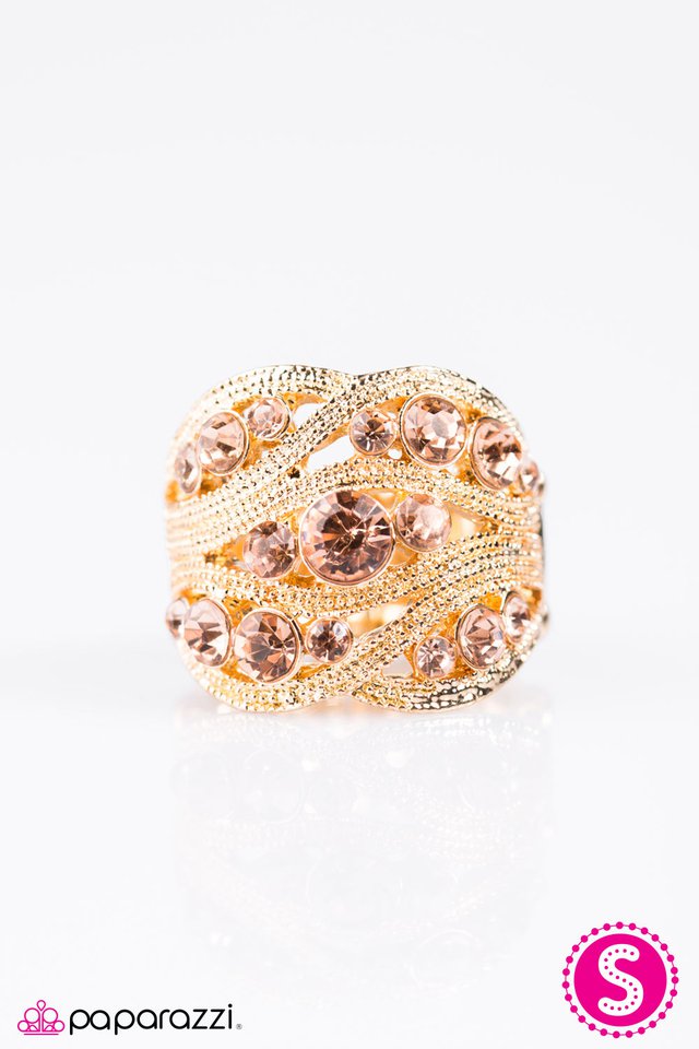 Paparazzi ♥ The Queen Has Arrived - Gold ♥ Ring