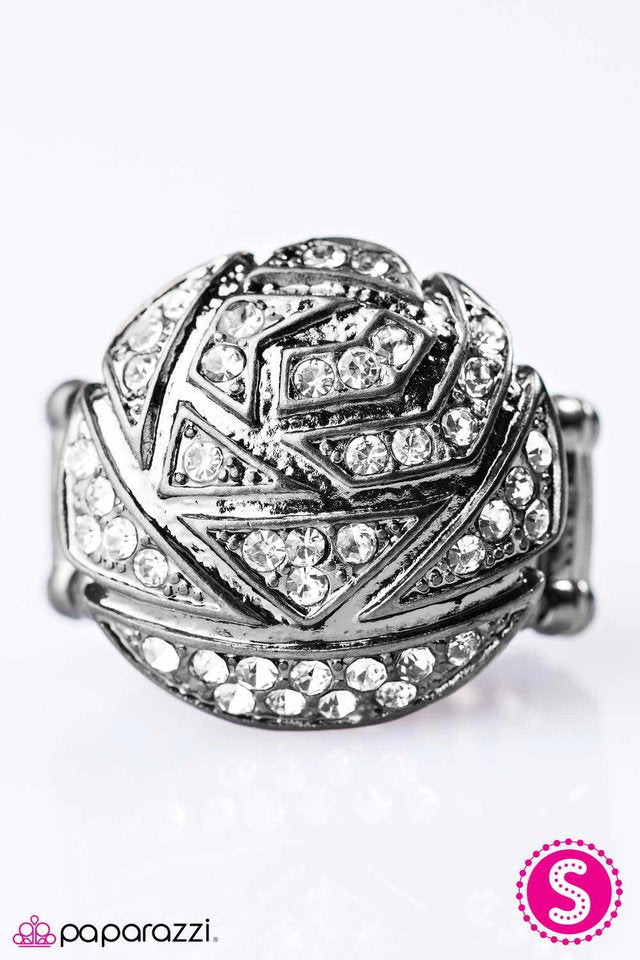 Paparazzi ♥ Armed to the Teeth - Black ♥ Ring