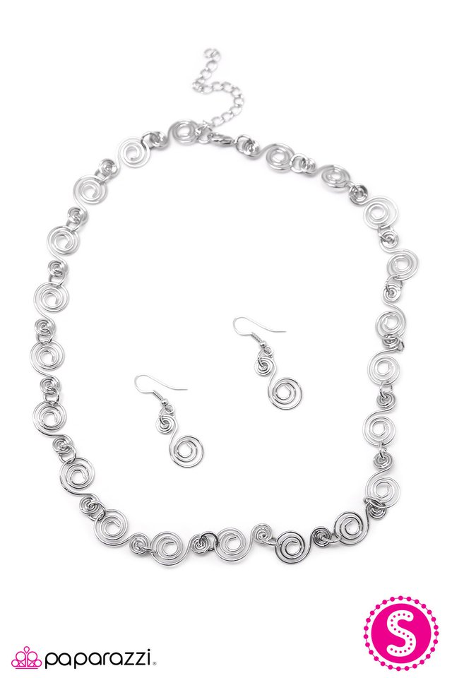 Paparazzi ♥ Dizzy Dancing - Silver ♥ Necklace