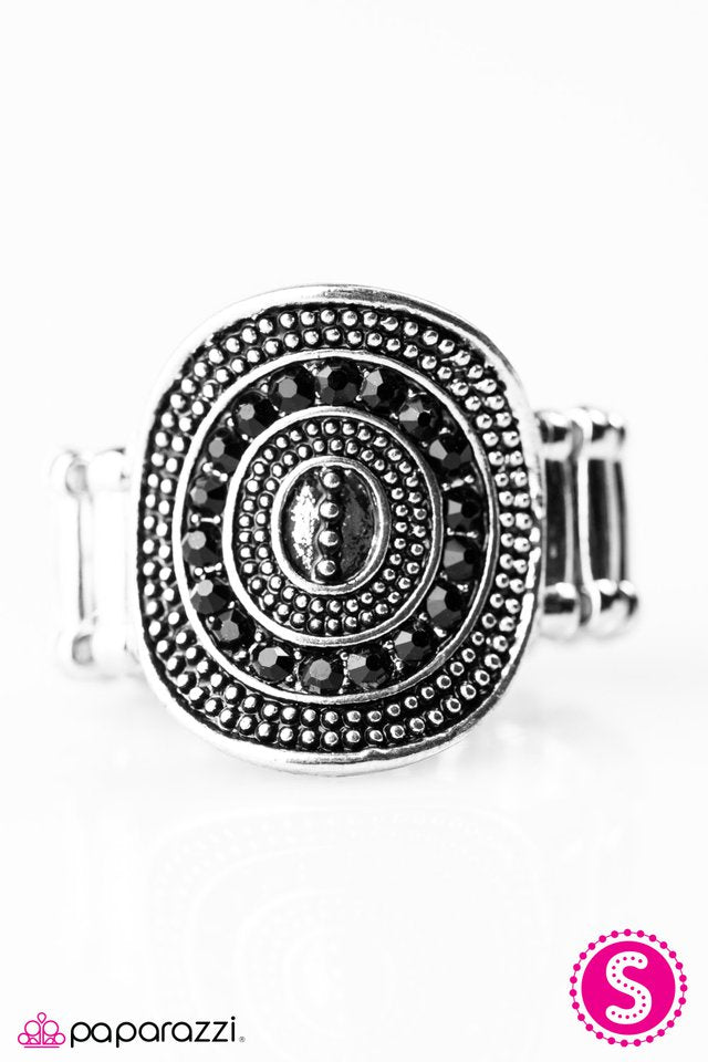 Paparazzi ♥ Easy on the Glitter - Black ♥ Ring