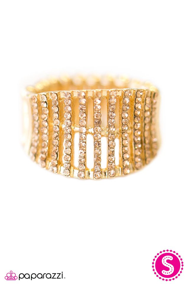 Paparazzi ♥ Diamond Dust - Gold ♥ Ring