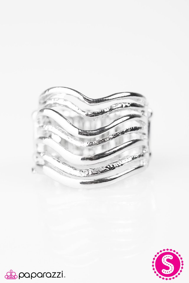 Paparazzi ♥ Wave On - Silver ♥ Ring