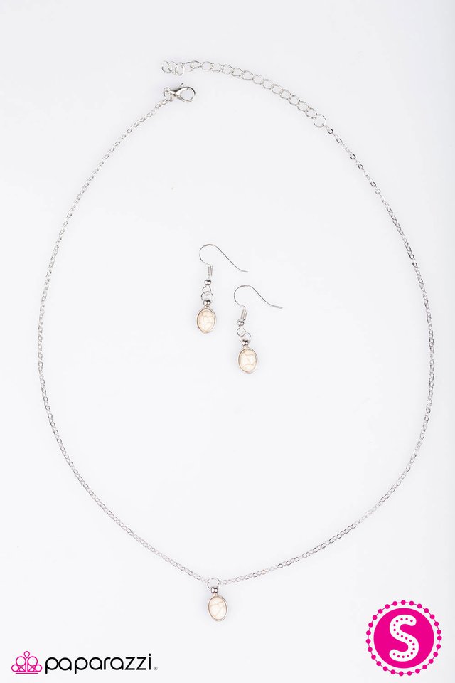 Paparazzi ♥ Take A Hint - White ♥ Necklace