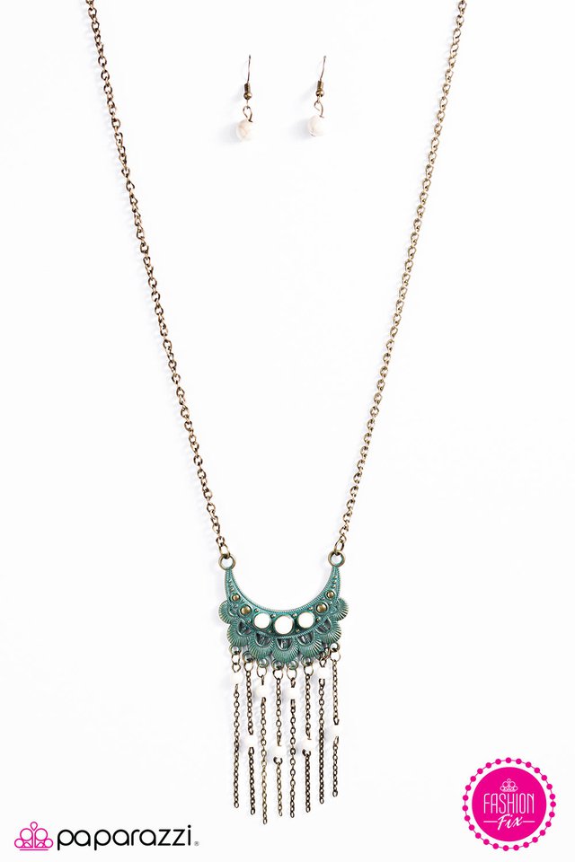 Paparazzi ♥ That 70s Show - Brass ♥ Necklace