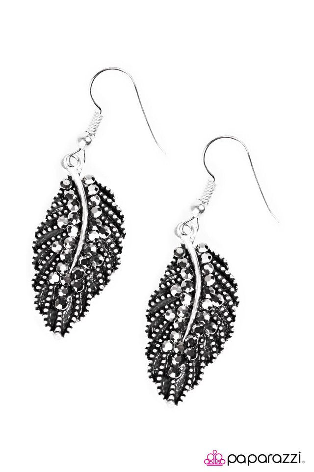 Paparazzi ♥ WING Leader - Silver ♥ Earrings