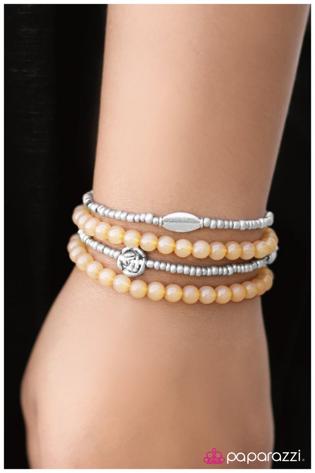 playing-it-cool-yellow-p9wh-ywxx-035xx