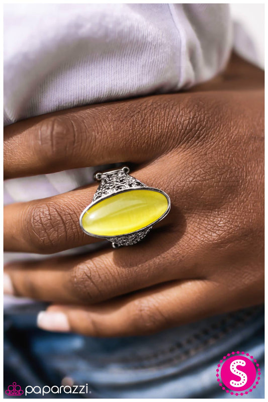 look-at-her-glow-yellow-p4re-ywxx-025xx