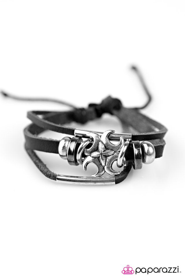 Paparazzi ♥ Strike Back - Black ♥ Bracelet