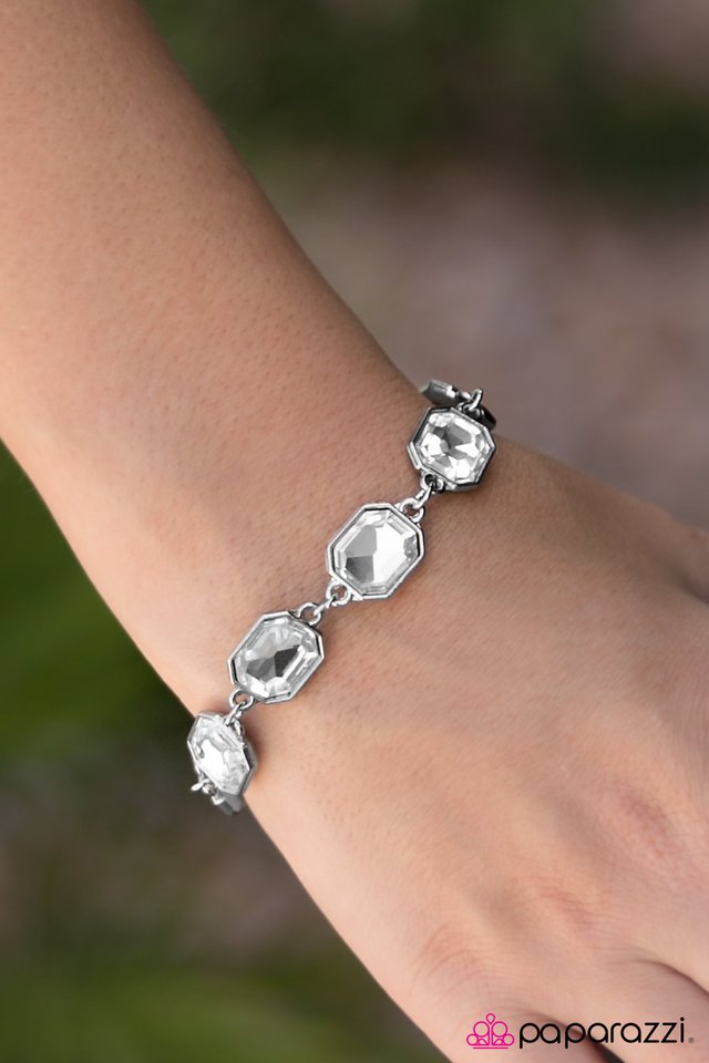 money,-money,-money-p9re-wtxx-070ln