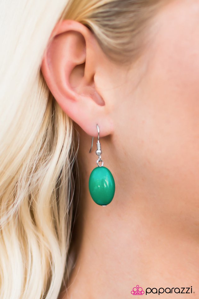 Paparazzi ♥ Hollywood Starlet - Green ♥ Necklace